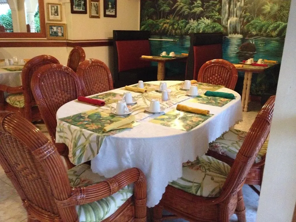 ****  Rayon Hotel Negril Jamaica