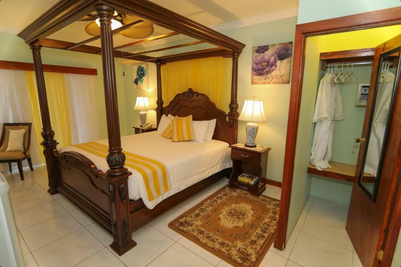 Rayon Hotel Negril 4*,